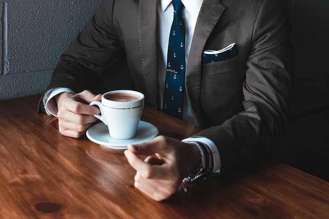 Espressor aluminiu pentru cafea la aragaz 4-6-9 cesti