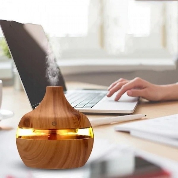 UMIDIFICATOR AROME PENTRU CAMERA, CADOU SET 4 ULEIURI ESENTIALE PENTRU AROMATERAPIE